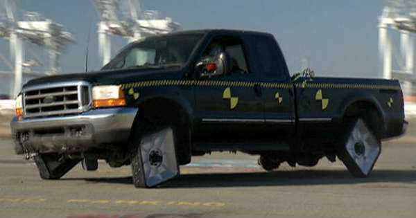 No-Vibrations-With-Square-Wheels-ON-Mythbusters-2-600x315.jpg