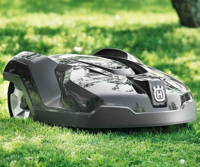 solar-powered-automatic-lawn-mower-1-640x533.jpg