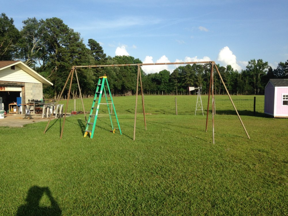 swing set.JPG