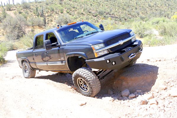 wfo-chevy-2500-d60-solid-axle-swap-trail2.jpg