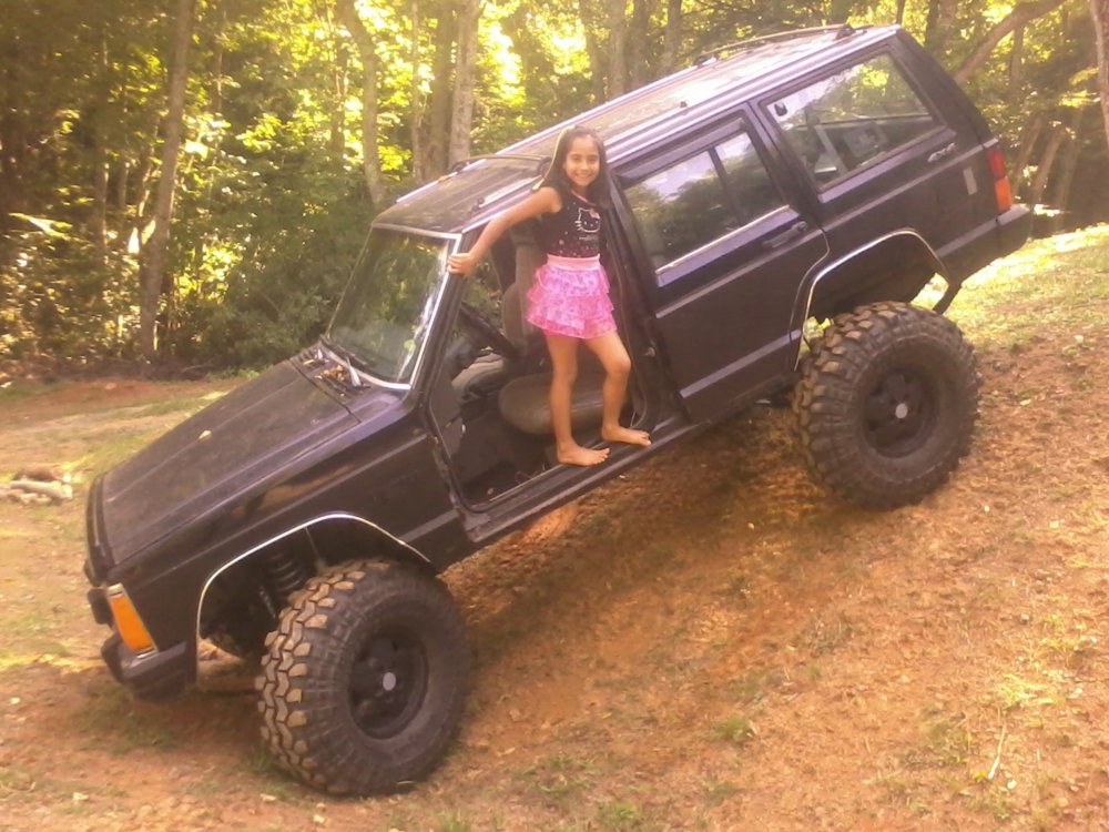 xj on 36s Jasons.jpg