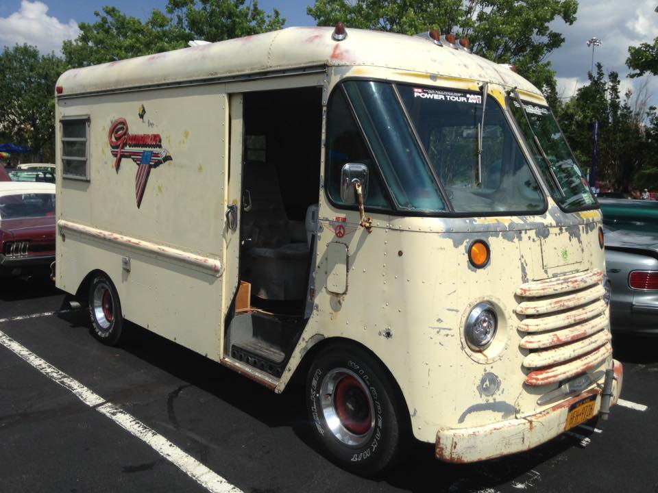 35295431_886497908201228_8984220217634717696_n