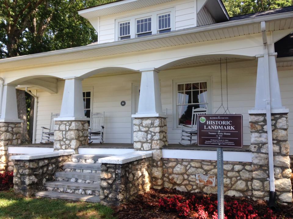 35436018_887199564797729_5241464279994990592_n