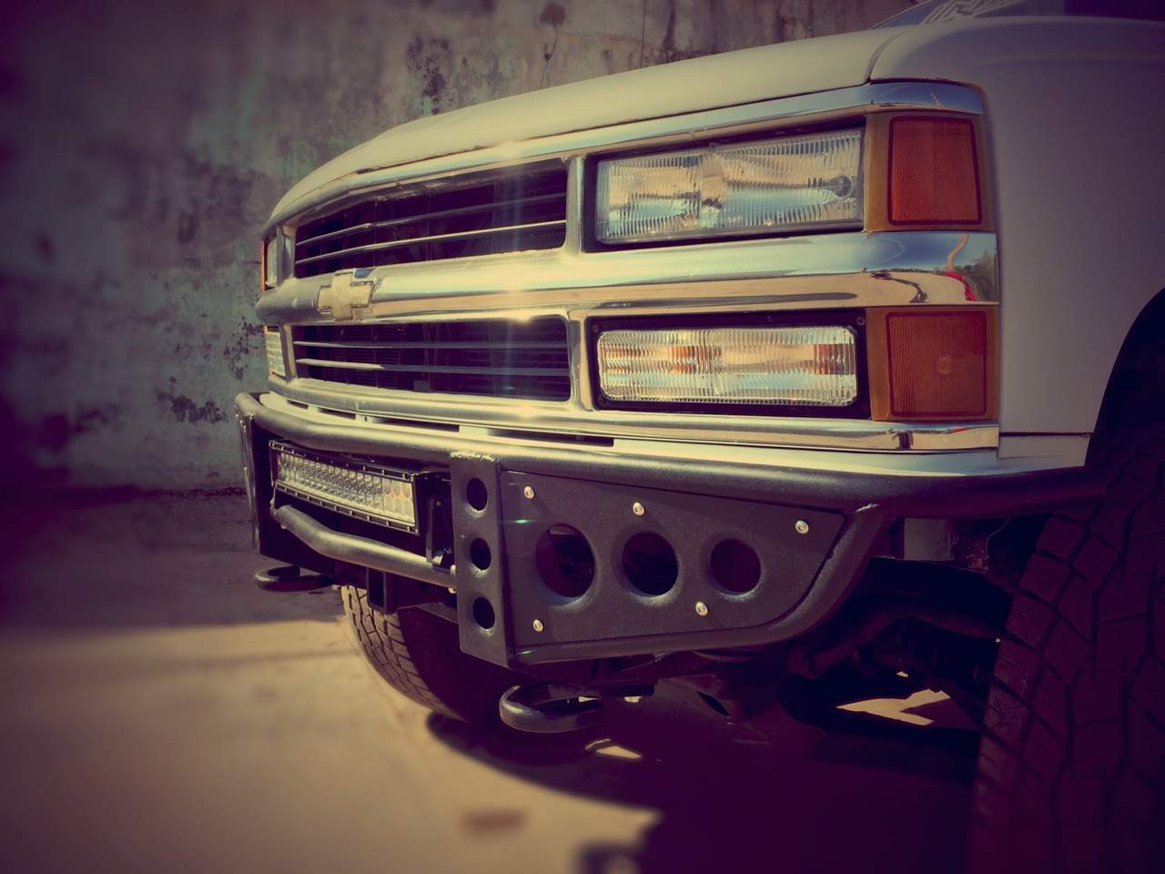 Chevy-fabricated-bumper-rack-k1500-1.jpg