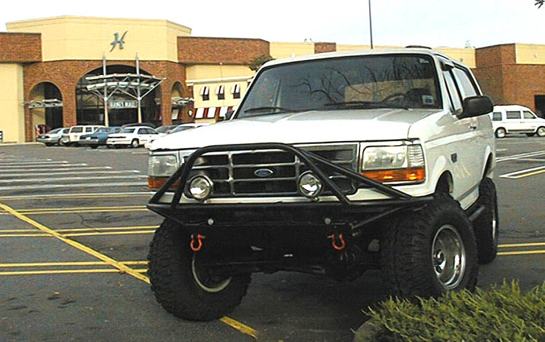 awww-troybaker-com_bronco_mall01-jpg.118443