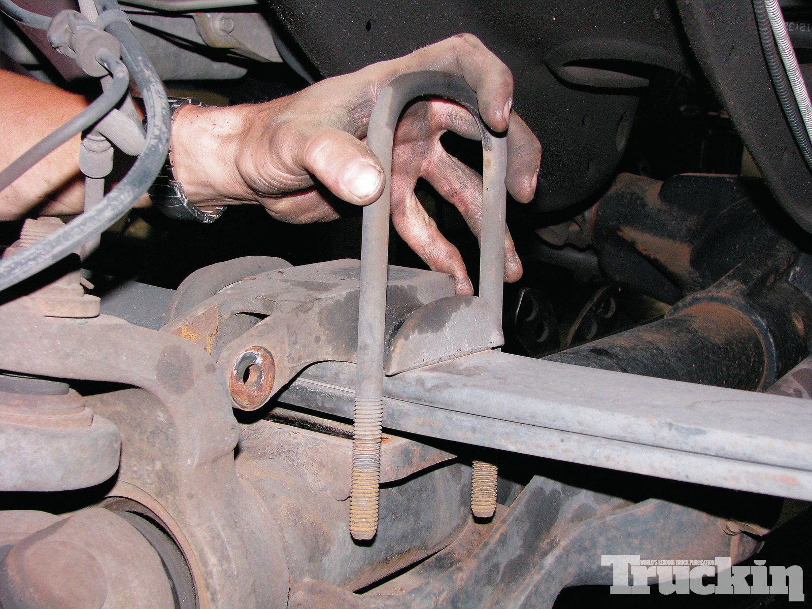 1211tr-05%2B2003-ford-excursion%2Bu-bolts.jpg