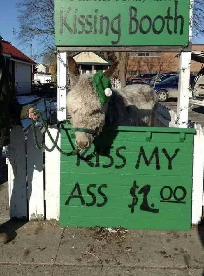 Kissing-booth.jpg