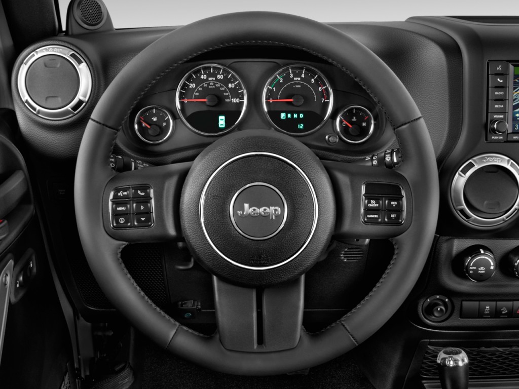 2011-jeep-wrangler-unlimited-4wd-4-door-rubicon-steering-wheel_100334030_l.jpg